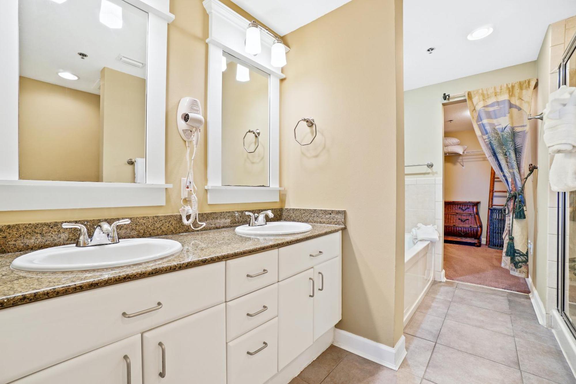 Grand Panama Beach Resort Pet Friendly Rentals By Panhandle Getaways Panama City Beach Bilik gambar